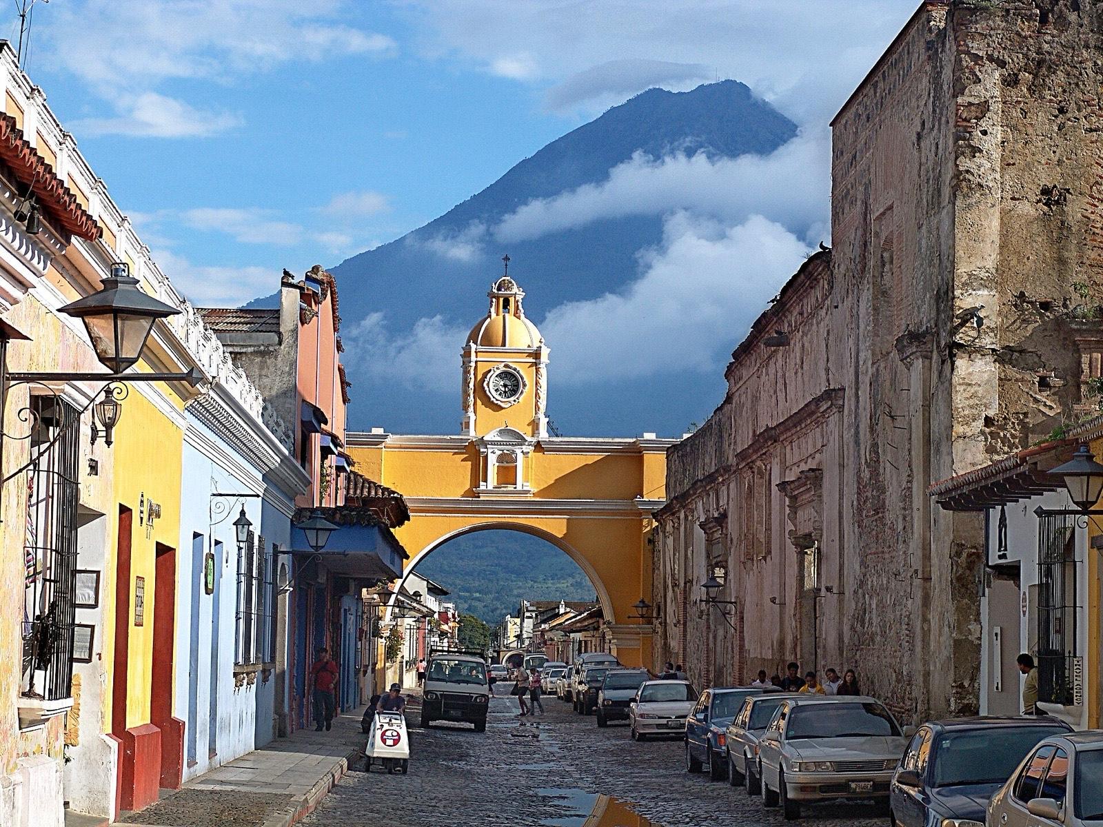 Colourful streets and volcanoes in Guatemala